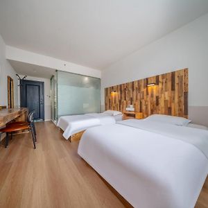 Standard Twin Room Private Bathroom